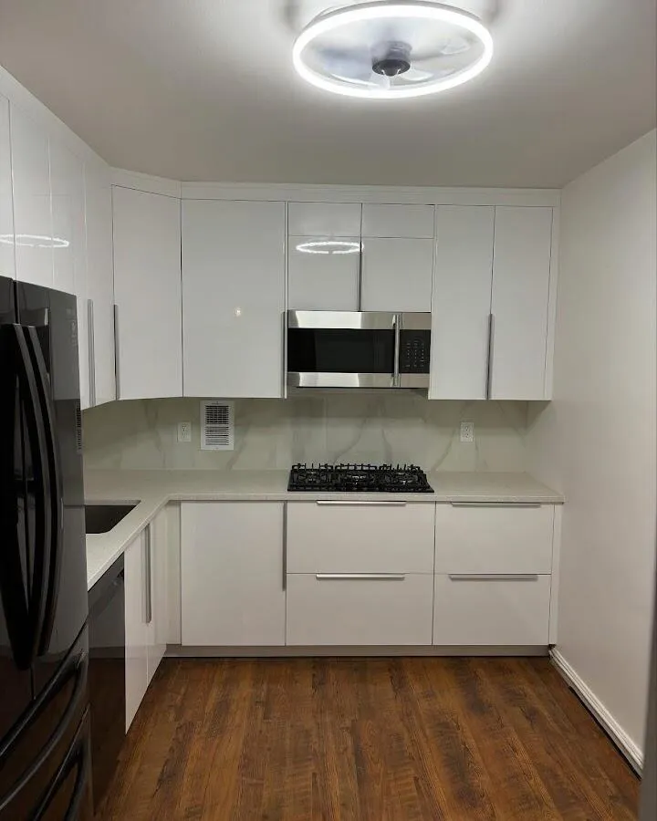 Renovated kitchen with quartz countertops in Silverton